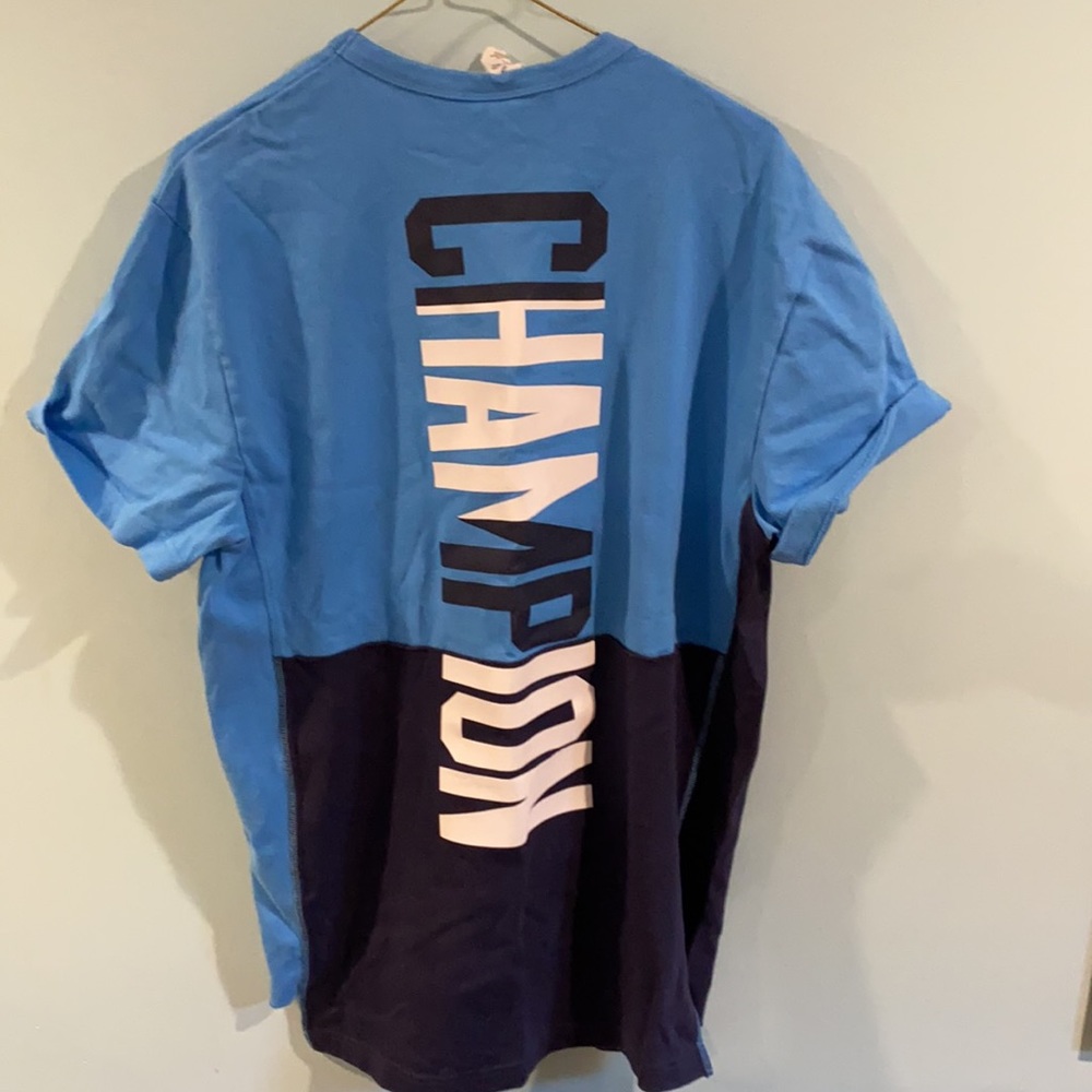 Champion tee shirt - Picture 3 of 4